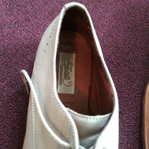 Mens white Dress or casual shoe sz 11 - Picture 1 of 3